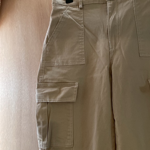 Faded rose cargo style tan pants - Picture 2 of 7